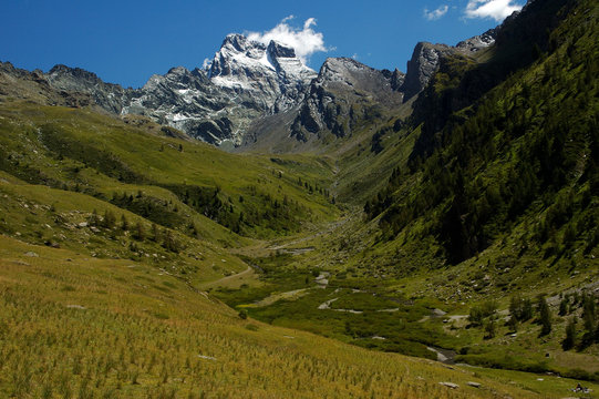 Le Mont Viso vu depuis le Queyras, Hautes-Alpes, France