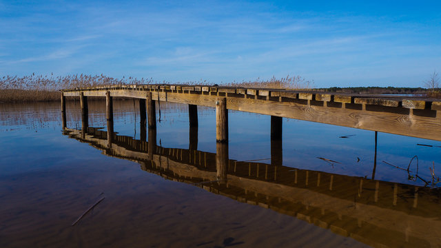 Ponton en bois, au lac d'Aureilhan, &agrave; c&ocirc;t&eacute; de Mimizan