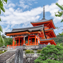 Kiyomizu-dera Temple current   West Gate Saimon is a reconstruction of the year 1631 (it is 388 years old)