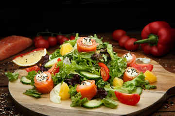 Green Salad with Salmon