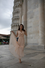 Obraz premium Wunderbare Frau in Italien Pisa