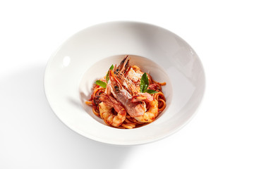 Shrimp linguine with smoked red pepper sauce