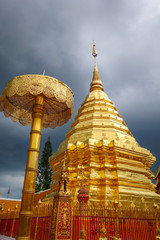 Fototapeta premium Wat Doi Suthep golden stupa, Chiang Mai, Thailand