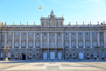 Obraz premium The Palacio Real de Madrid (Royal Palace) and the Plaza de Armeria is the ceremonial residence of the royal Spanish 