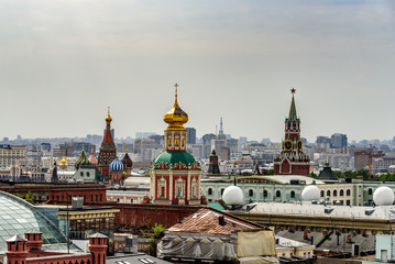 Obraz premium Cityscape overlooking the Moscow Kremlin. View from the height.