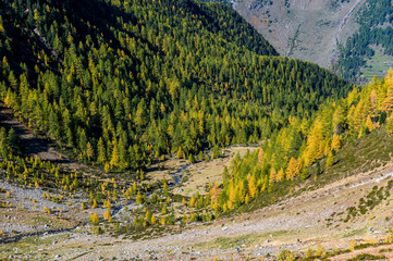 Val Zeznina seen from Lais da Macun