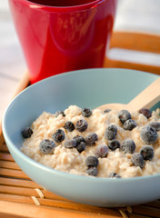 Oatmeal porridge with berries