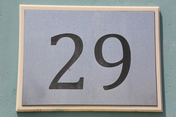 Zahl: 29 (Neunundzwanzig)