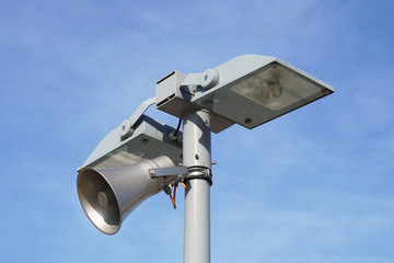 street light lamp post with loud speaker - streetlight lamppost with loudspeaker