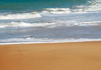 LA ORILLA DE LA PLAYA