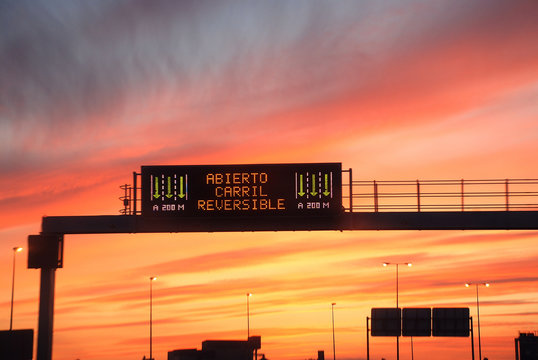 CARRIL REVERSIBLE
