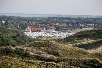 Blick von oben auf den nÃ¶rdlichsten Campingplatz Deutschlands in Kampen auf der Insel Sylt...