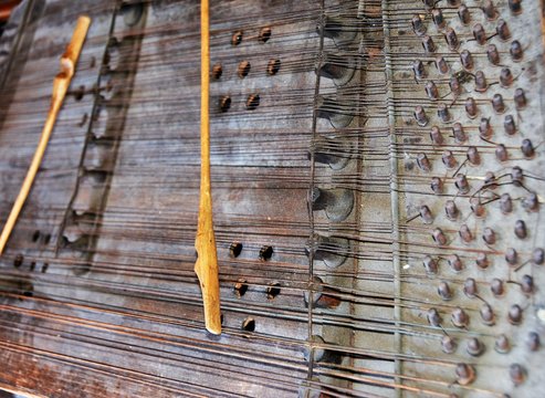 an old dulcimer