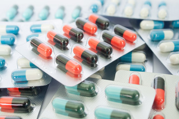 antibiotic medicine capsule