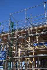 秋の住宅建築現場風景