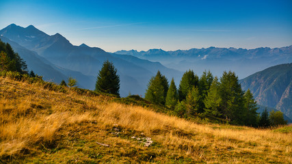 Obraz premium italian mountains landscape in autumn season 