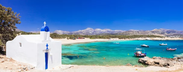 Foto auf Acrylglas Traditional Greece - small church on the turquoise beach. Naxos island © Freesurf
