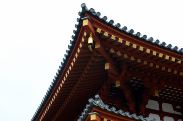 Fototapeta na wymiar roof of a japanese temple.