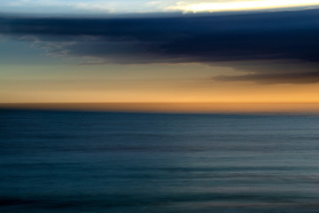 Abstrakter Sonnenuntergang in der Bretagne als Photopainting