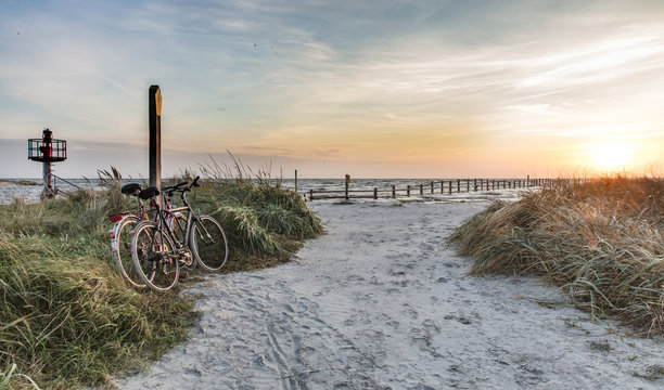 fahrr&auml;der am meer
