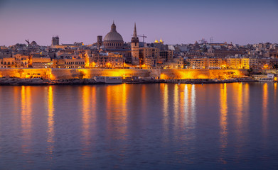 Obraz na płótnie Canvas Valletta, Malta. Night landscape