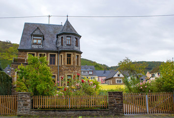 traditional house in Treis-Karden, town with the Moselle river in Germany - obrazy, fototapety, plakaty