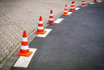 Die Verkehrsführung auf der Strasse wird an dieser Stelle umgelenkt