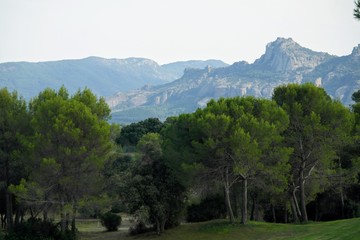 Hinterland der Côte d'Azur bei Le Muy und La Motte in der Nähe von St. Raphael/Frejus mit Bergen...