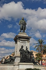 Fototapeta na wymiar Cavour statue in Rome
