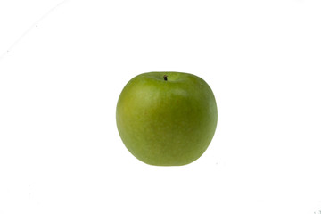 Zielone jabłko izolowane na białym tle