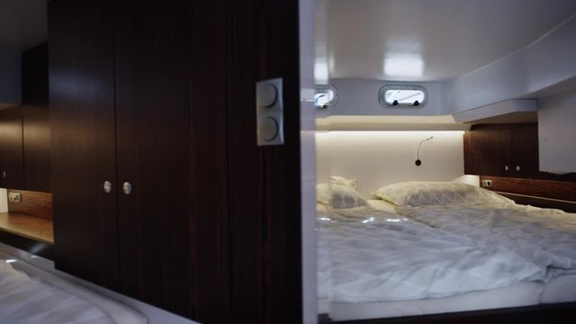 Spiegel Innenraum von Yacht - Mirror inner Space of a Yacht