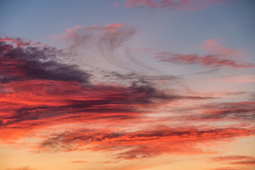 Fototapeta premium Schöner Wolkenhimmel bei Sonnenuntergang