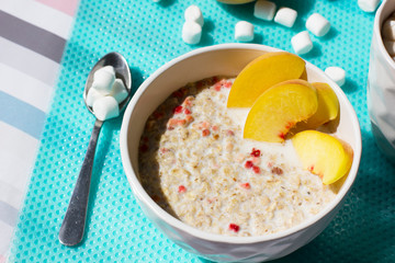  Cereals with milk and fruits