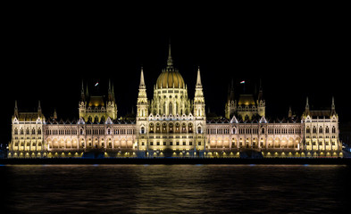 Fototapeta na wymiar Budapest Parliament Building at night