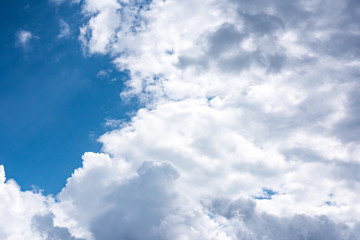 Fototapeta premium 青空 空 雲 背景 背景素材