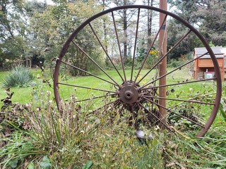 Antique wagon wheel decor