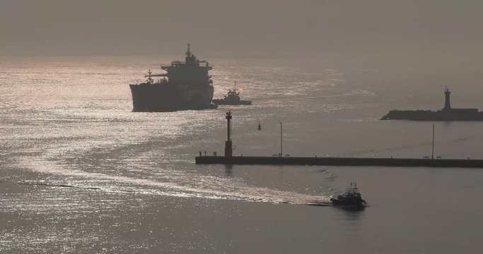 Buque porta contenedor