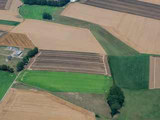 vue a&eacute;rienne de champs &agrave; Hermeville dans le d&eacute;partement de Seine Maritime en France