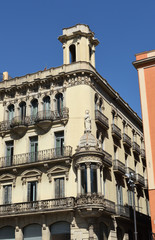 Fototapeta premium ein haus in barcelona, spanien