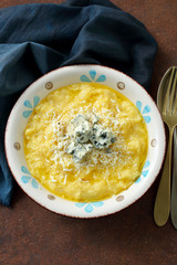 polenta tradizionale con formaggio e burro 