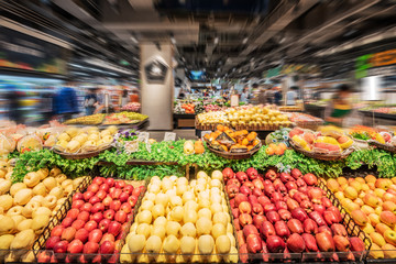 Fototapeta na wymiar Fruits in supermarket，Supermarket fruit and vegetable zone