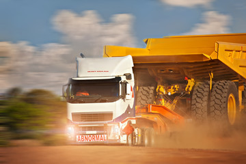 Heavy duty truck abnormal haulage