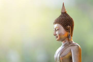 Obraz premium Old statue of buddha