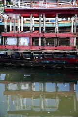 Fototapeta na wymiar boats in canal