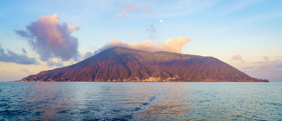 Naklejka premium Moon over Salina Island in Italy