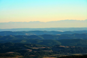 Fototapeta premium silhouettes of mountains in gradient shades