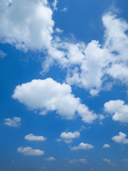Obraz na płótnie Canvas 東京の青空と雲
