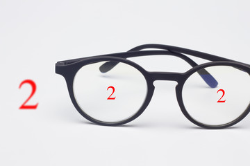 Gafas o lentes correctoras de la vista, para regalar o por necesidad; lentes correctoras o gasfas de aumento para la lectura