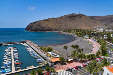 Fototapeta premium Bucht mit Hafen in San Sebastian / Insel La Gomera