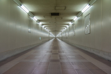 地下道,長い道,先が見えない,東成田駅